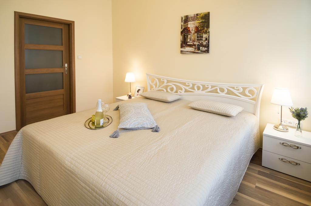 Za Poricskou Branou Apartament